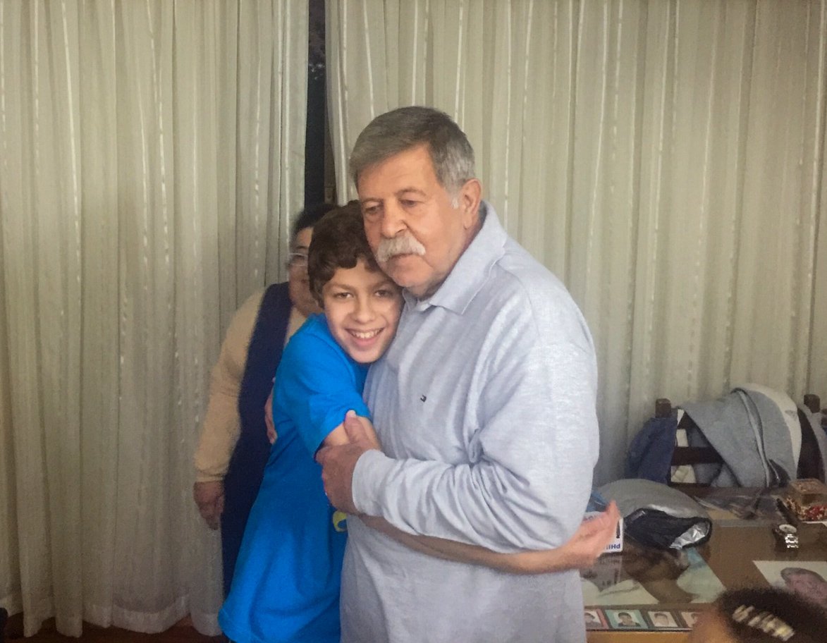 ExtrovertOmar's tweet photo. الليل جه
بقالي عشر شهور بعمل عشا جدو
اديله الأدوية
أغطيه قبل ما ينام
أبوس راسه
هح
الحمد لله
دايماً كنت بقوله تخيل يبقى ليا حفيد وأحكيله عنك ونقعد سوا وهو الي يعملي الشاي وكده وانا الي اقعد احكيله عن ايام زمان كنت بعمل وبسوي
الحياة مع جدو ماكنتش مثالية، طبيعي، زي أي حاجةفي الدنيا١ https://t.co/LFK7MPVCzj