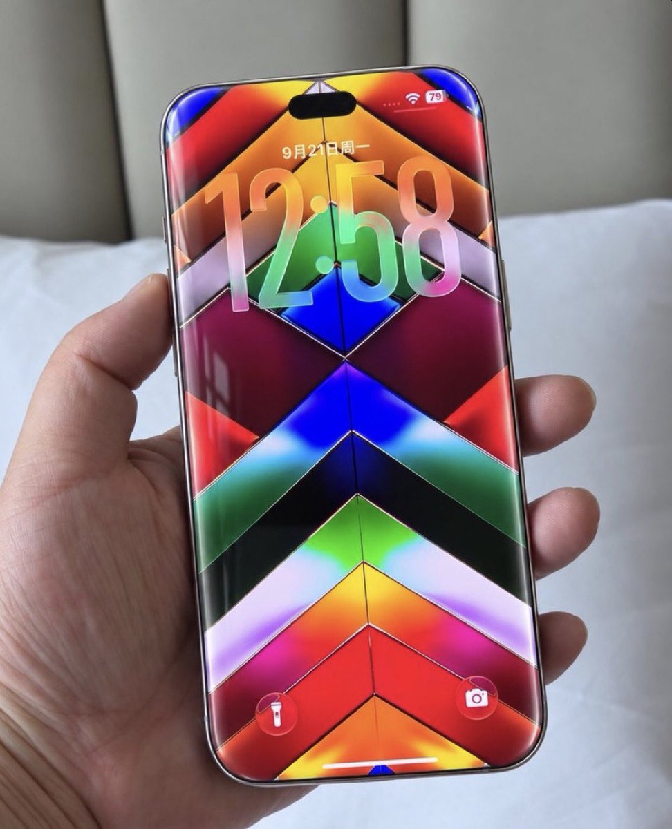 AndroidStud tweet picture