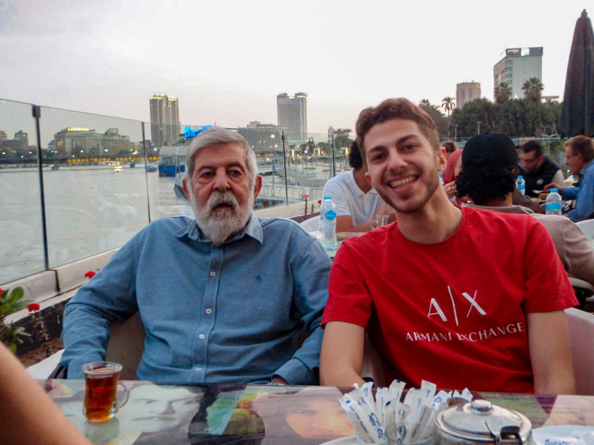 ExtrovertOmar's tweet photo. الليل جه
بقالي عشر شهور بعمل عشا جدو
اديله الأدوية
أغطيه قبل ما ينام
أبوس راسه
هح
الحمد لله
دايماً كنت بقوله تخيل يبقى ليا حفيد وأحكيله عنك ونقعد سوا وهو الي يعملي الشاي وكده وانا الي اقعد احكيله عن ايام زمان كنت بعمل وبسوي
الحياة مع جدو ماكنتش مثالية، طبيعي، زي أي حاجةفي الدنيا١ https://t.co/LFK7MPVCzj