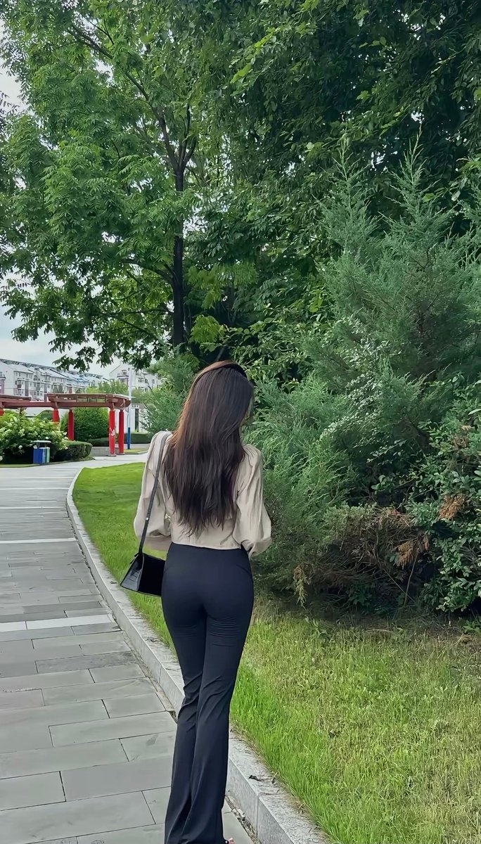 MurielBordner's tweet photo. Small daily habit: Swap 10 mins of scrolling for walking after meals. Better digestion u0026 mood boost – tiny steps make big health wins! https://t.co/w1KasZvPR2