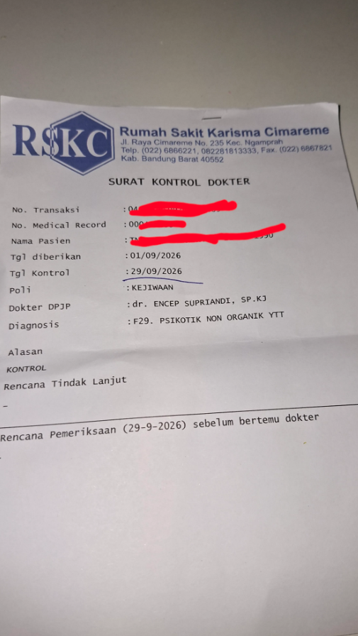 txtharihariWNI's tweet photo. Hidupku yang penuh trauma, sampai usia 39 tahun masih belum menikah. Aku yang susah jatuh cinta akhirnya dijodohin teman sama orang ini.

Orangnya baik, walaupun aku nggak pernah lihat dia salat. Tapi makin ke sini kok sifatnya aneh.

Tapi aku nyaman. Aku menderita bersama dia, tapi aku sayang sama dia.

Orangnya misterius, dan setelah aku telusuri lebih mendalam, ternyata ada yang aneh dan nggak normal.

Ini benar-benar nggak normal. Segala upaya aku lakuin, bujuk rayu agar dia mau ke psikiater. Akhirnya dia mau, dan didiagnosis dokter psikotik.

Pantesan sikap dia aneh. Bikin aku sakit mental juga. Silent treatment dia membunuhku, dan ternyata memang dia tidak baik-baik saja.

Mana obatnya nggak diminum. Harus gimana lagi cara supaya dia sembuh?

Udah mah aku susah jatuh cinta, giliran udah bucin kok dapetin yang seperti ini. 😭 Mana usia udah nggak muda lagi.

Dia sering abuse ke mentalku, tapi aku udah sayang banget dan kasihan sama orangnya. Pengen banget dia sembuh.

Kalau aku ninggalin dia, jahat nggak ya?

Dia orangnya benar-benar cuek. Kalau berantem, dia selalu blokir WhatsApp aku. Ngilang, nggak pernah mau menyelesaikan masalah.

Dia begitu apa pengaruh dari penyakitnya? Semoga ada dokter jiwa yang baca ini. Baiknya aku harus bagaimana?

Ada yang lebih parah yang belum bisa aku jelaskan.

Gini amat ya nyari jodoh. 🥲 Banyak plot twist-nya.

Kalau udahan, harus berapa lama lagi aku sembuhin lukanya? Mana aku orangnya susah move on.

Jadian 1 tahun aja move on-nya 10 tahun. Jadian cuma 3 bulan, jomblonya bisa 7 tahun. 🥹

Dan plot twist-nya lagi...

Teman yang ngejodohin aku ternyata orangnya jahat banget. Dia jahatin aku dan ternyata NPD akut.

Nanti aku ceritain lagi di lain waktu.

Kalau kalian di posisi aku, bakal tetap bertahan karena sayang dan berharap dia sembuh, atau memilih pergi demi diri sendiri?