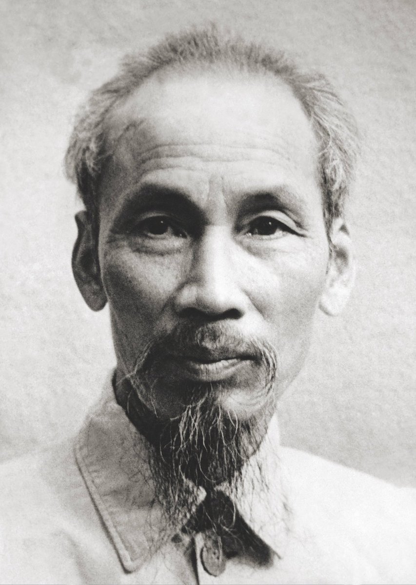 Snjiru3's tweet photo. Every time I go to a Vietnamese place with a sorry ass pho and have to inject the goy hoisin and hot sauce I feel like I’ve disrespected President Ho Chi Minh https://t.co/D15k646ZGe