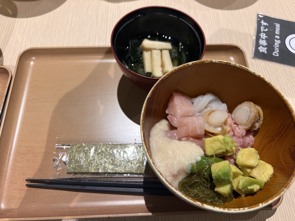 muna5563's tweet photo. 朝からイミフな組み合わせ https://t.co/aTzxVrfYZY