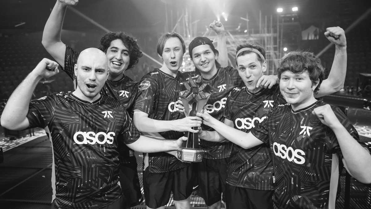 kuulvibes's tweet photo. 💔 FNATIC'in 2023'deki efsane VALORANT kadrosundan geriye kimse kalmadı.

🇹🇷 Alfajer → Gentle Mates
🇬🇧 Boaster → Heretics/Gentle Mates/?
🇫🇮 Derke — Vitality
🇷🇺 Chronicle — Vitality
🇸🇪 Leo — inaktif
🇬🇧 mini — inaktif https://t.co/lEB5s13OJy