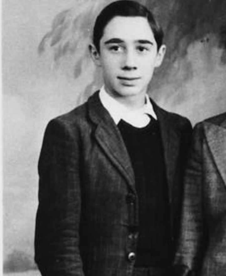 AuschwitzMuseum's tweet photo. 23 September 1927 | French Jewish boy, Jacques Dresner, was born in Paris.

He was deported to #Auschwitz from Beaune la Rolande on 5 August 1942. He did not survive. https://t.co/zmkxStCNKY