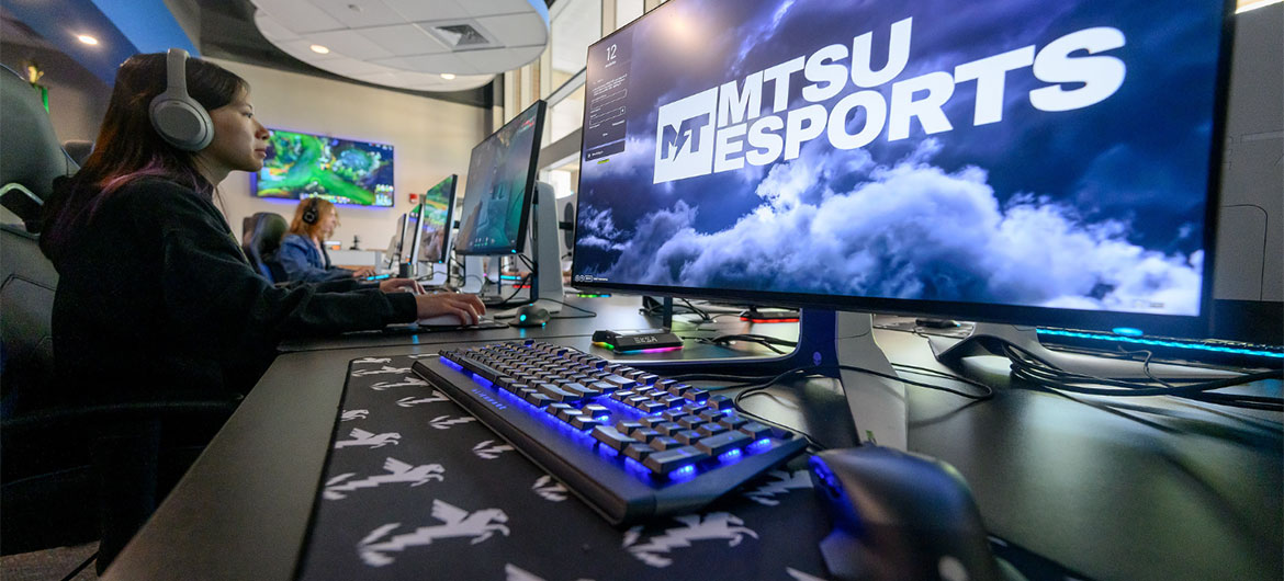 MTSUNews's tweet photo. The new, larger and more permanent space represents an investment of $258,000 and is designed to serve MTSU students for years to come. #trueBLUE #MTSU #findYOURblue #esports https://t.co/4rdrhbzQO1