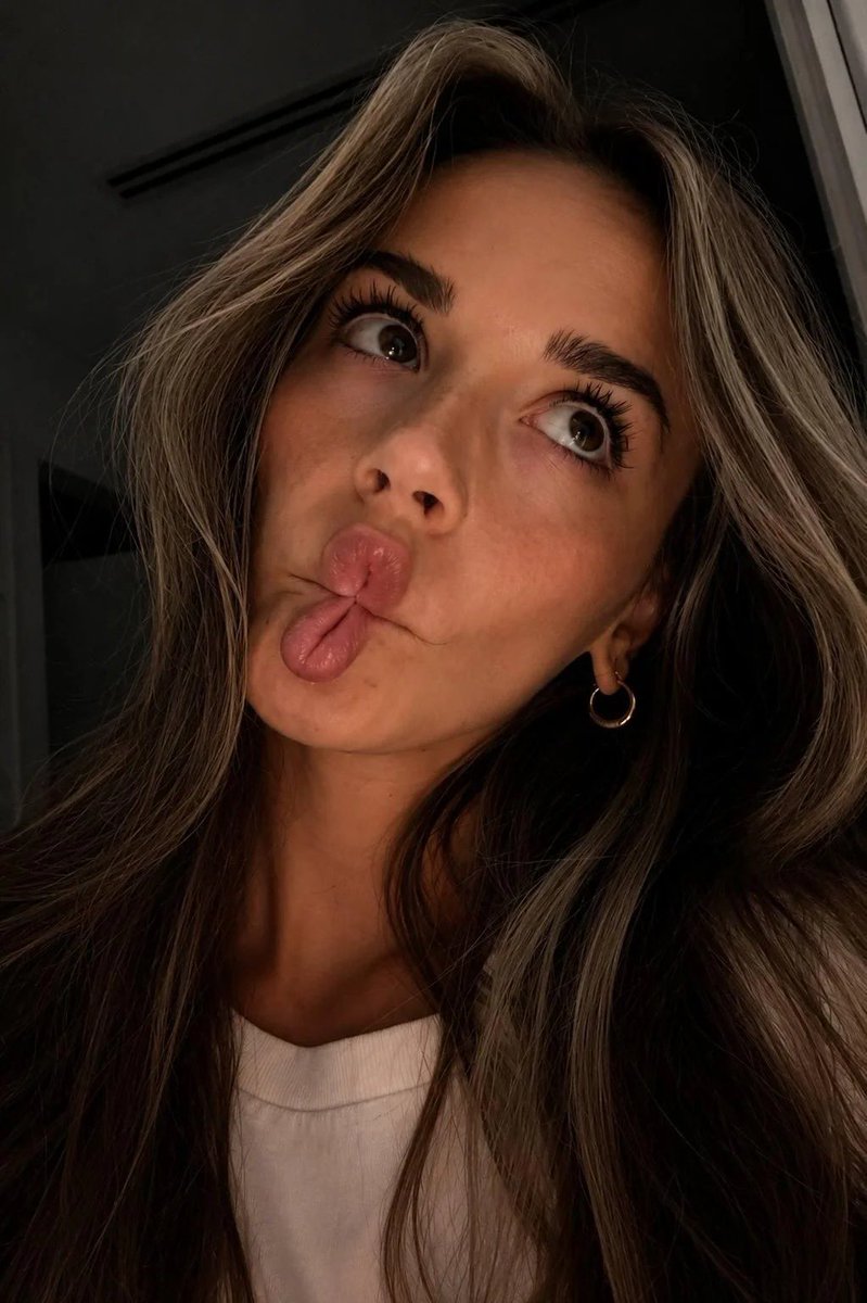 OGfingod's tweet photo. transfering ur wealth to an 18yr old SO MUCH better than fixing ur mental health ���😭

catfish findom manscam https://t.co/tlcwxkb2S6