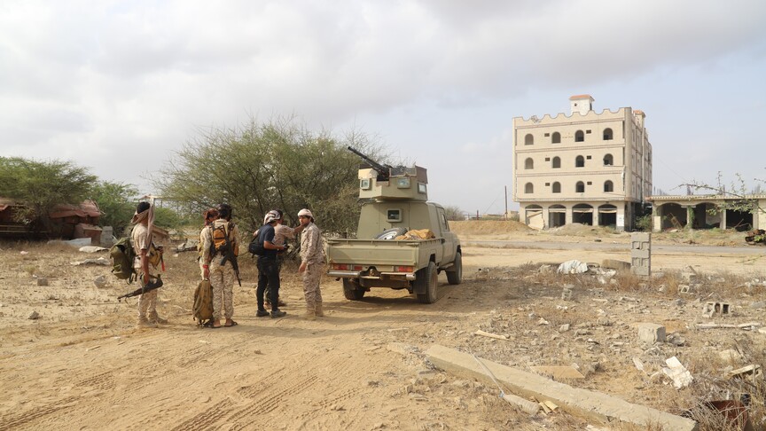 75_saniye's tweet photo. Yemen hükümeti, ülkenin güneyindeki Taiz vilayetinde bulunan stratejik Kirfan Dağı’nın Husilerden geri alındığını açıkladı. https://t.co/Qen0oX1mPe