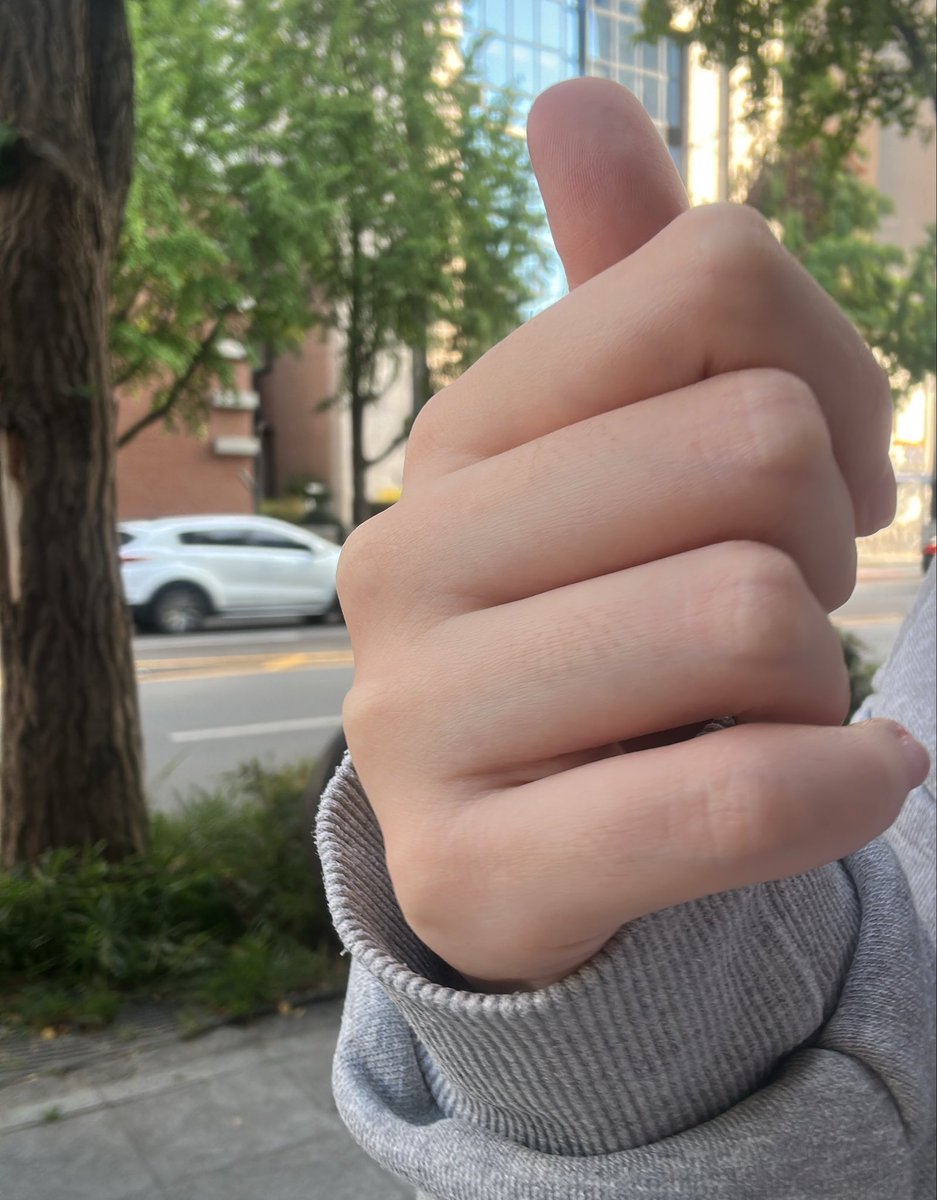 Qewvvc's tweet photo. 일찍학교에가다 https://t.co/MeU2Pcfs3o