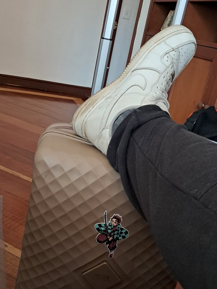 UnParcePty's tweet photo. Bueno aquí vamos de nuevo con mi #Tanjiro de la suerte 🔥🛫 https://t.co/rJ0pQt2be4