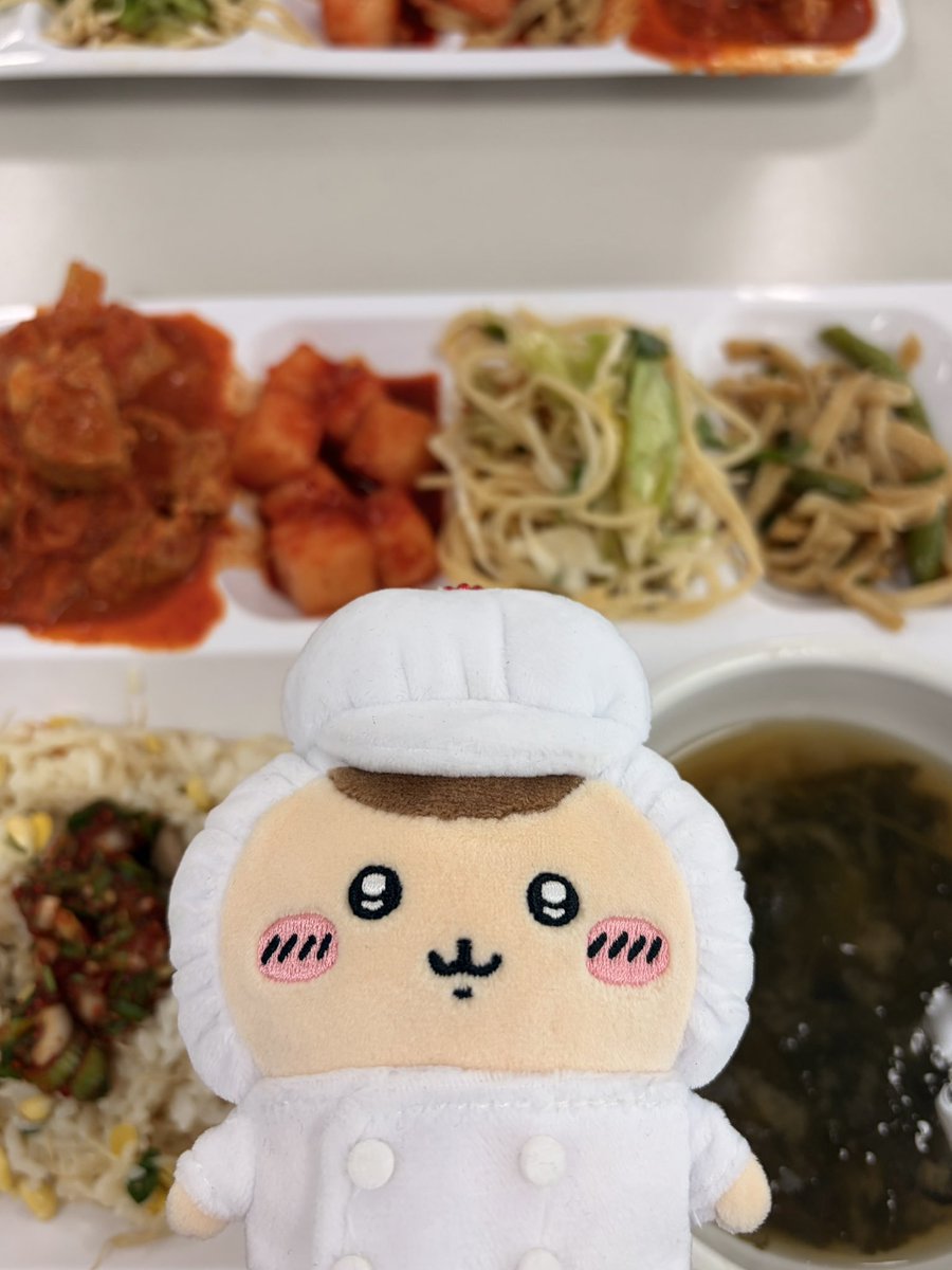 chikachikaYarrr's tweet photo. 급식조리사 쿠리 찍으려구 오늘 학식먹었어요 https://t.co/rIYo4F24rj
