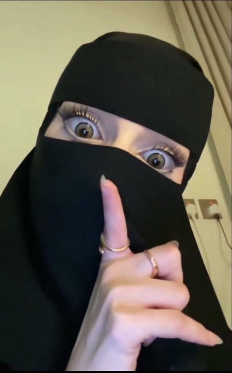fagd748's tweet photo. لا تسترجل امسك شحمتك ىشم خرقهها😵‍💫😵‍💫😵‍💫 https://t.co/bASaR2zJZO