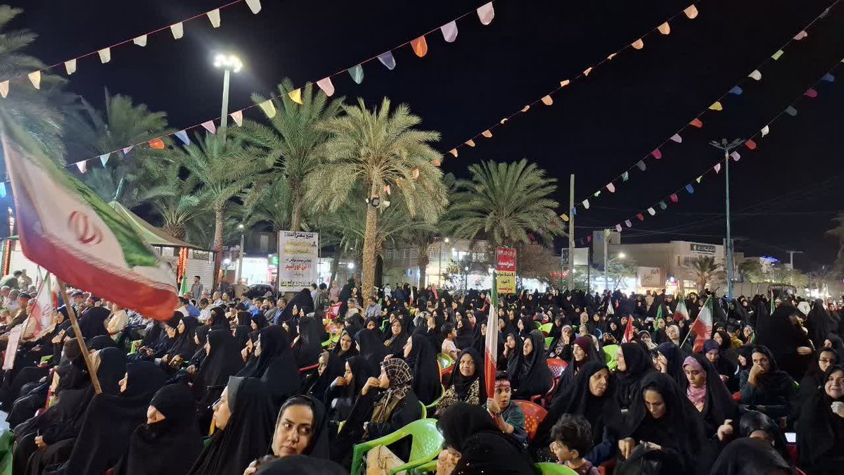 fsh_4580's tweet photo. مراسم «جانفدا» با حضور پرشور مردم برگزار شد.
حماسه‌ای دیگر از همدلی و همراهی ملت ایران در محله‌ها و شهرها رقم خورد.

#جانفدای_ایران
#میثاق_دارالعباده https://t.co/Kk4LTAtxeh