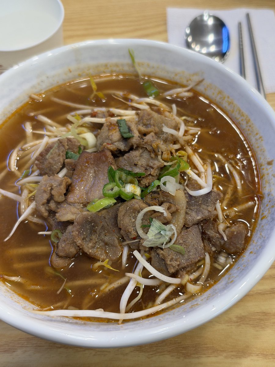 bbj_sl's tweet photo. 나 레전드 밥을 먹어야 든든하지 주의인데
이번주 내내 면 폭식함
면도 많이 먹으면 든든하다는 사실을 깨닫다 https://t.co/PDjKgyRN4D
