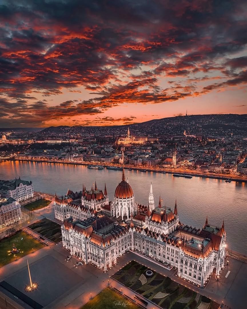 Bey0nd_the_Map's tweet photo. Budapest, Hungary 🇭🇺 https://t.co/18vn3GZL5q