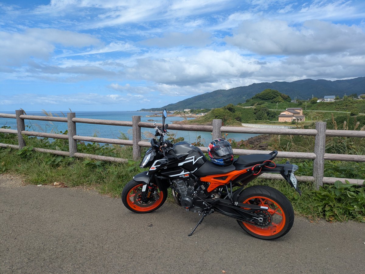 1959Fuji's tweet photo. 鹿の浦展望所
今日は快晴の予報だったので、ぶらっとツーリング🏍️ https://t.co/xKdC4oAmQB