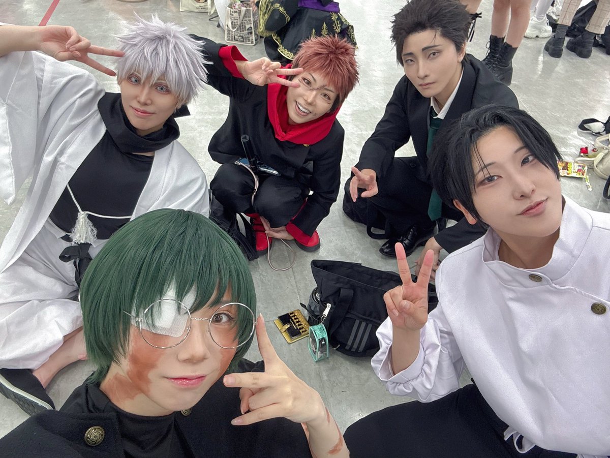 machikorisu's tweet photo. そくほー！！
両手に男でーす✌(’ω’)✌️
目が見えないので探せるかわからないけど相互さん会いたい！！
 #アコスタ池袋 https://t.co/UyIFbiXmWw