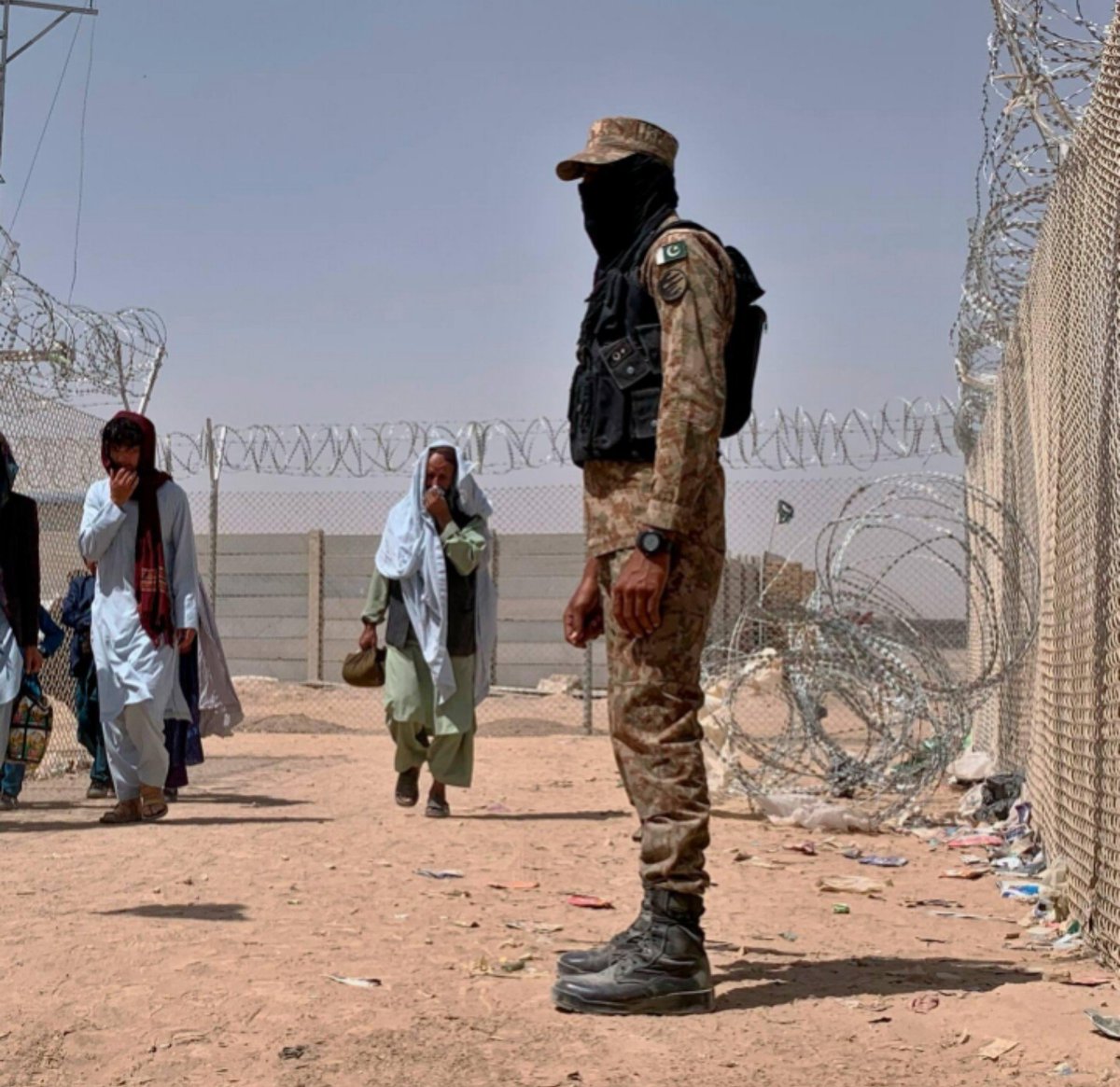 Akkhans1a's tweet photo. Tensions along the Pakistan–Afghanistan border remain a major regional story, with reports of military action and civilian casualties https://t.co/DjAWHpYwdu
