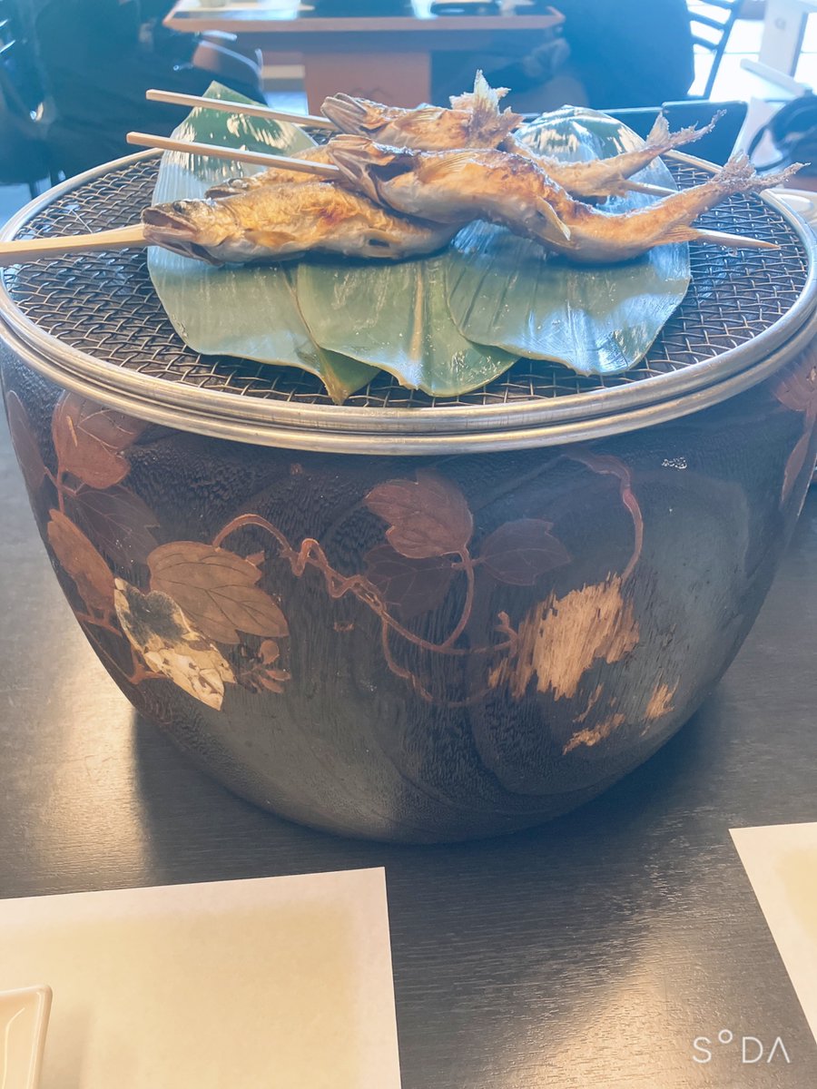 futonsky's tweet photo. シルバーウィークラストは美味いものが食べたいんだヨォということで鮎！写真にはないけど鮎雑炊はこの世で一番美味い食べ物である https://t.co/ljiCprIHkp