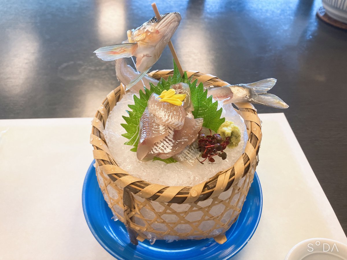 futonsky's tweet photo. シルバーウィークラストは美味いものが食べたいんだヨォということで鮎！写真にはないけど鮎雑炊はこの世で一番美味い食べ物である https://t.co/ljiCprIHkp