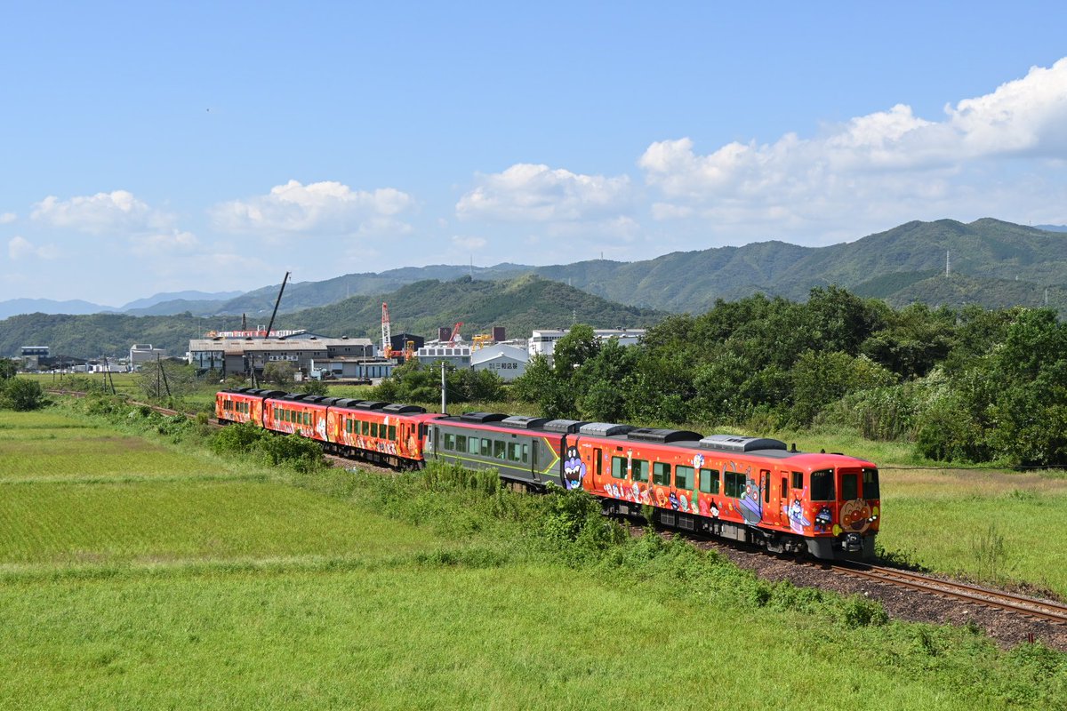 Yabicas0124's tweet photo. JR土讃線
(1枚目)土佐大津→後免 南風14号 44D 2700系 5B レッドアンパンマン+一般車両
(2枚目)後免→土佐大津 南風5号 35D 2700系 5B
令和8年9月23日(水) https://t.co/DBtEQR1SnT