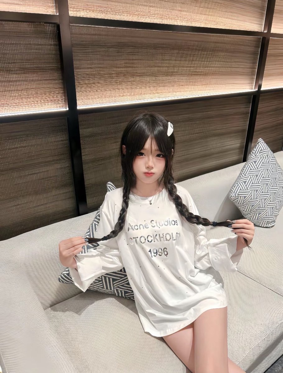 FNandanhari's tweet photo. 第一次玩推

为什么非要加微信啊？

加qq不可以吗   加的留言1 https://t.co/Jwplu3b4zT