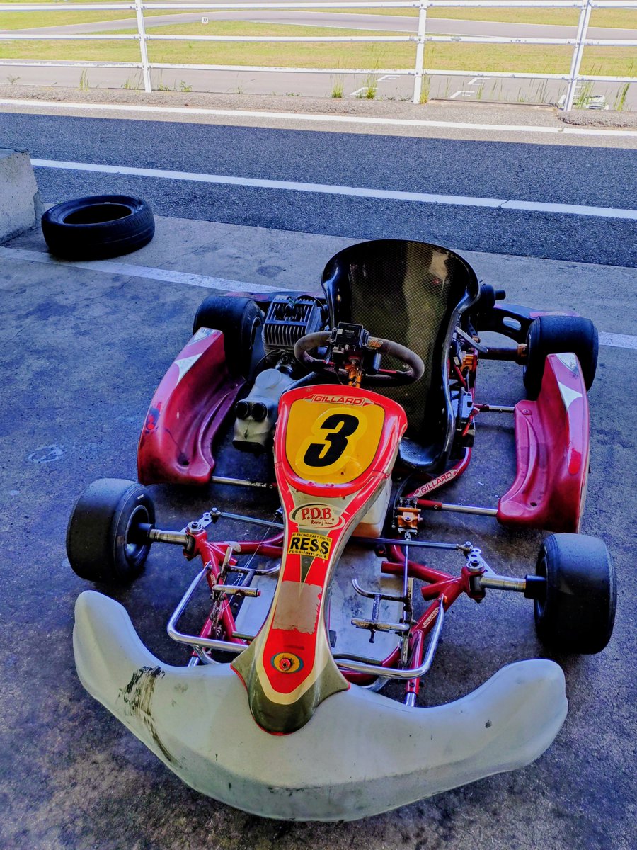 pitroaddesu's tweet photo. ２日続けてカート修業🏎️
レーシングカートKT
昨日の自己ベスト1/100秒更新
今日はさらに4/100秒更新
更新幅がちょっと過ぎる
最終コーナーが速くなったお���げで
１コーナーの飛び込みが怖い😨 https://t.co/Q5fyXyZfrz