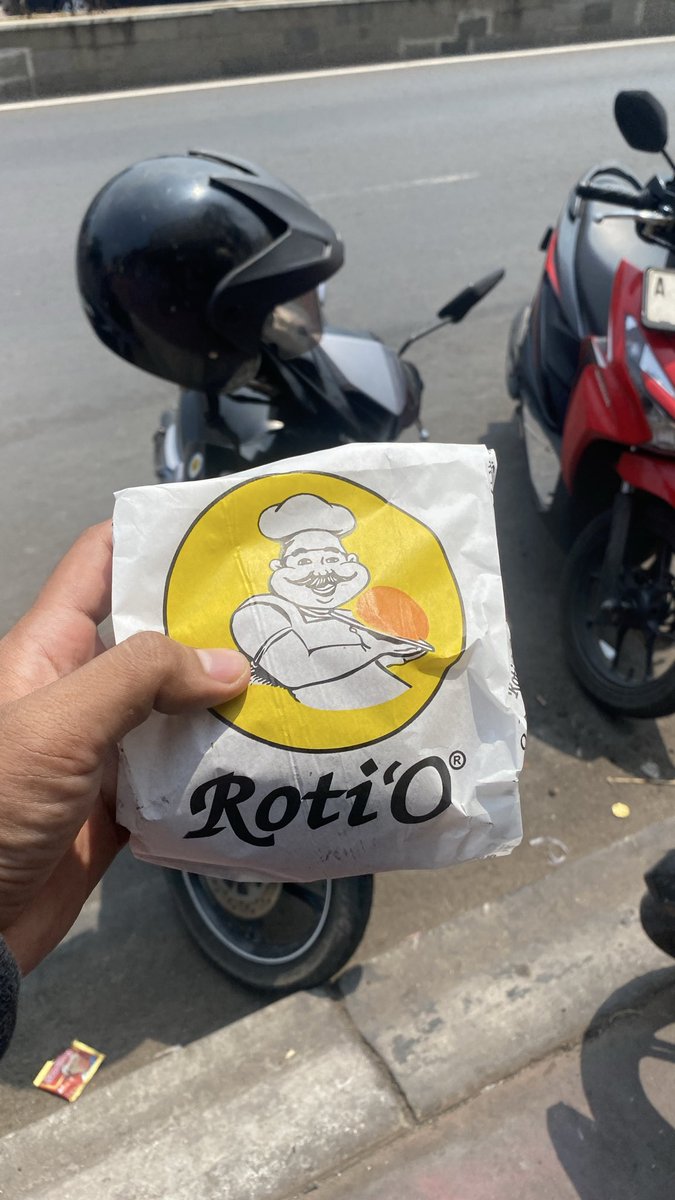 HeyPriixyd's tweet photo. Dapet roti 1 rupiah https://t.co/NUGcxztruk