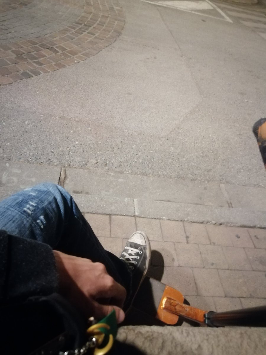 Verosikanm9c's tweet photo. Night is always the right time to go out. https://t.co/1TMRbOZtQc