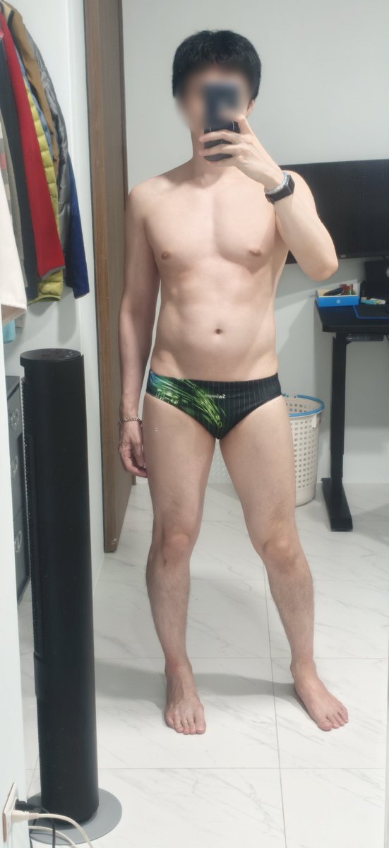 troy_zhan's tweet photo. 新買的泳褲比內褲更像內褲 https://t.co/ZIMEh1vrCo