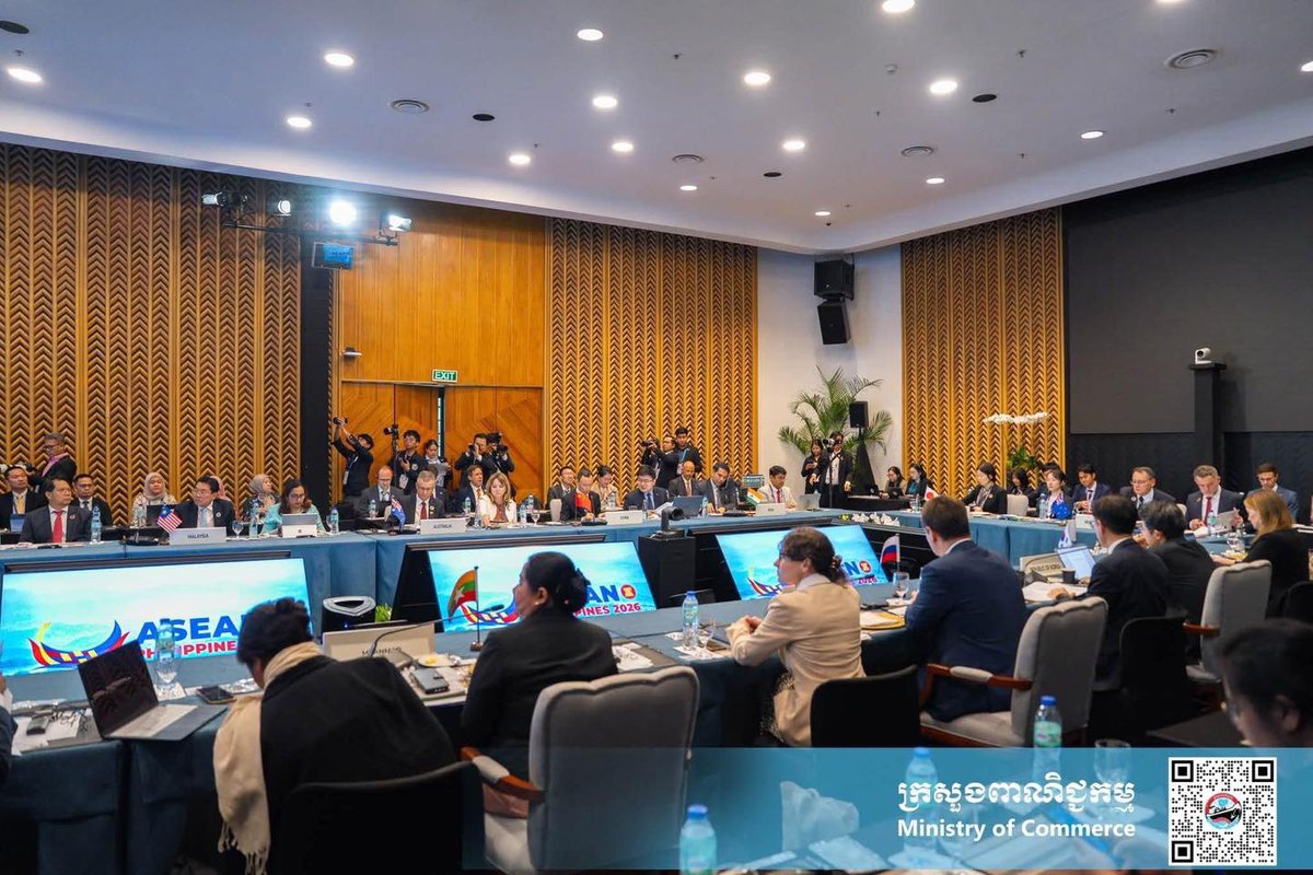 MoCCambodia's tweet photo. (Manila, Philippines): On the afternoon of Monday, 21 September 2026, Her Excellency CHAM Nimul, Minister of Commerce and Cambodia’s ASEAN Economic Minister,  attending the 14th East Asia Summit-Economic Ministers’ Working Lunch…
👉 Read more: https://t.co/u5LZ0DokE6 https://t.co/drubGCe0y8