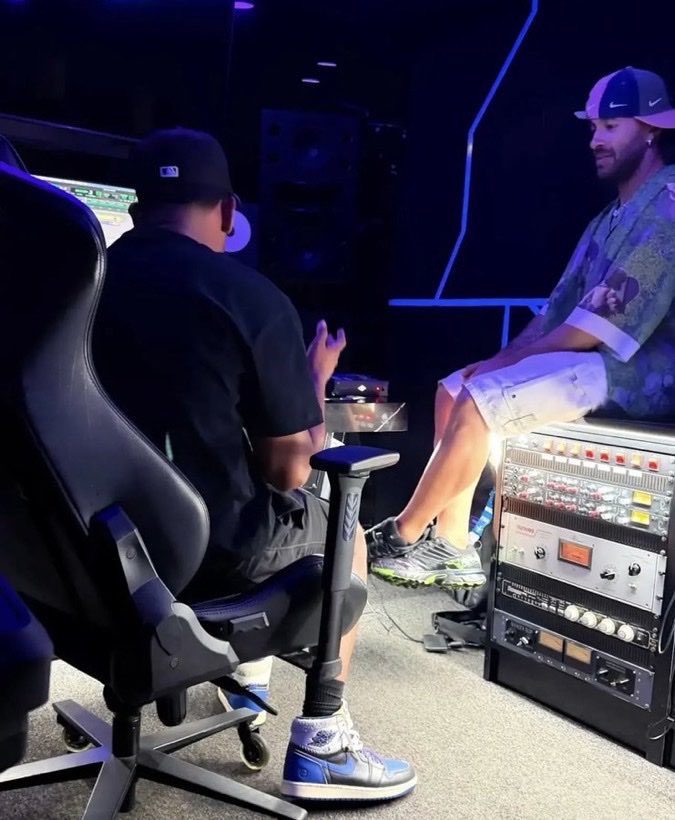 feidsite's tweet photo. FEID X MYKE TOWERS 🔜🇨🇴🇵🇷 https://t.co/XZTIm7dwMO