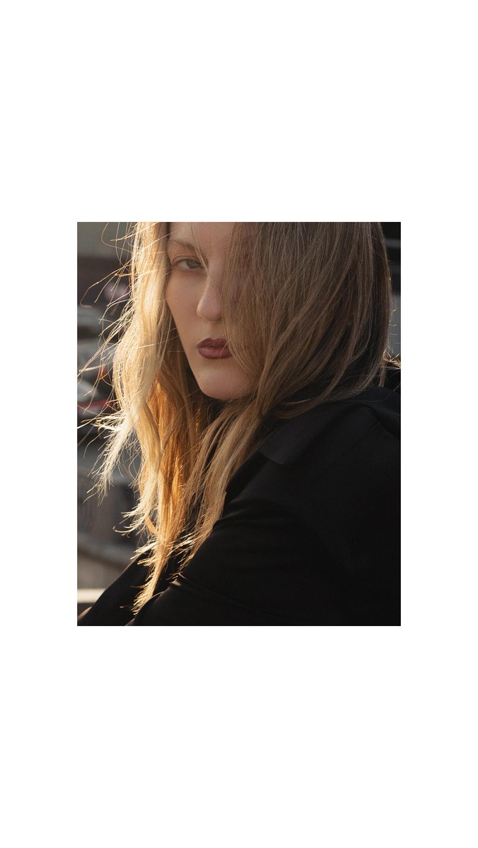 AlyssaEnzo93's tweet photo. Знаешь, это была авантюра чистой воды. Написала фотографу, в объектив которого мечтала п��пасть, и рванула в Москву. Скажите мне, что маленькие желания не стоят того? А вот и нет! Это дурацкое «хочу» вытащило меня из рутины и заставило двигаться. https://t.co/Wk4r2XN1xM