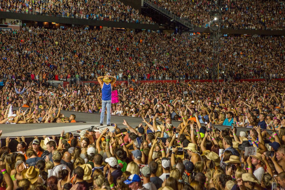 FanpageKen44818's tweet photo. Foxboro thanks for the love. We are adding a second show on Friday, August 27 at @ GilletteStadium.
Premium NSN member presale for the added show begins tomorrow (9/22) at 10AM local. You can sign up for the Vibe Room presale for all shows now. https://t.co/ELMfy8AdOK