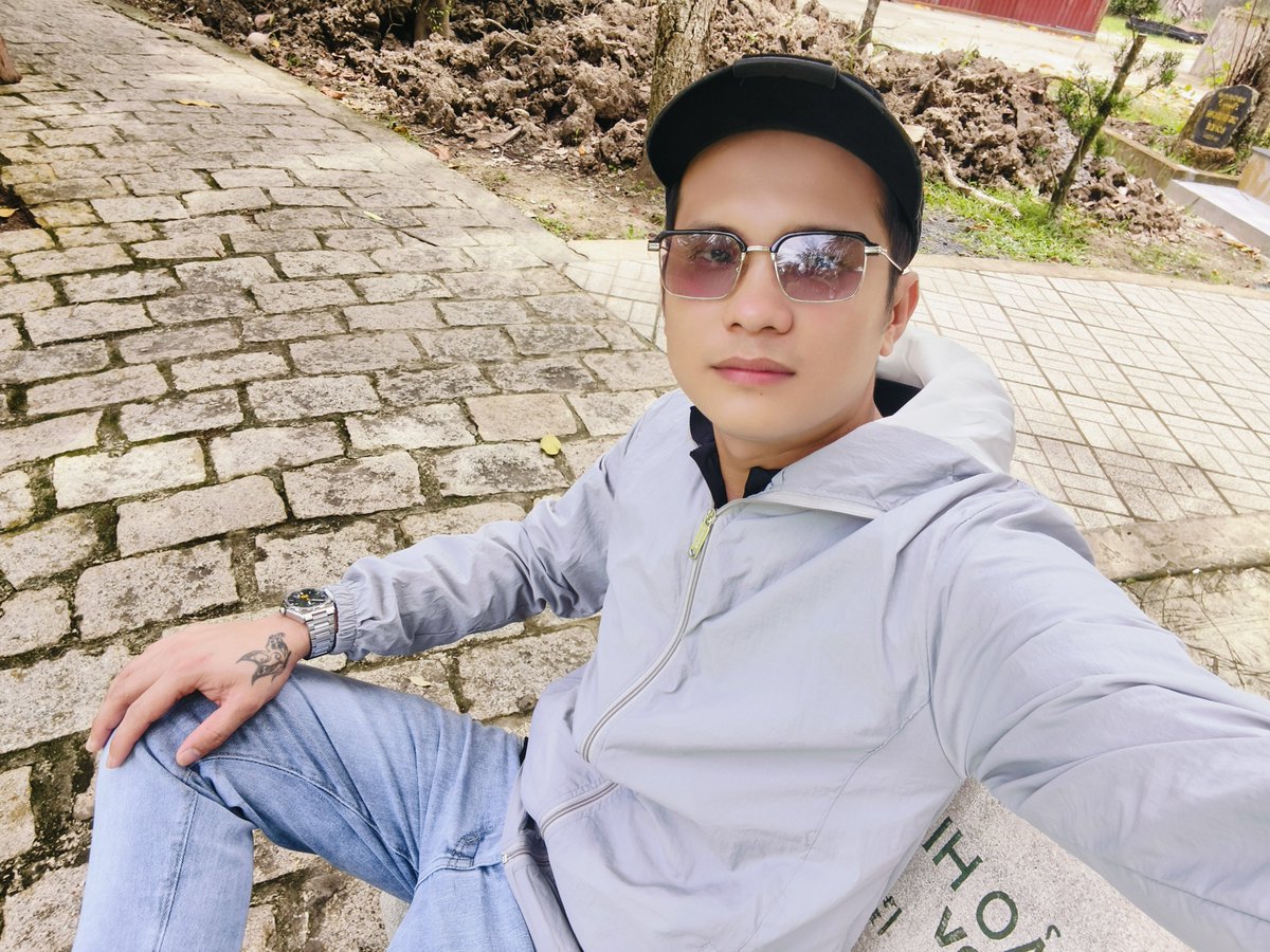 Tuan257n's tweet photo. Giờ có ae nào giúp đỡ mình 30 triệu để lo cho gia đình mình sẽ theo người đó làm trừ hàng tháng 
Quan trọng là làm ăn chân chính. Buôn bán quán hay gì cũng được 
Không làm gì phạm pháp là được quan trọng là chân thành và thật lòng không Gian dối thì chịu liền theo làm liền lâu dài ! 
ZALO 0822722860.