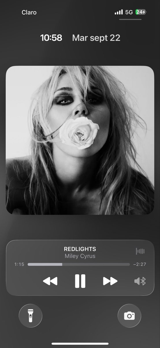 Educho666's tweet photo. Podemos hablar de lo profunda que es #Redlights ? @miley https://t.co/qC5k4G2w4S