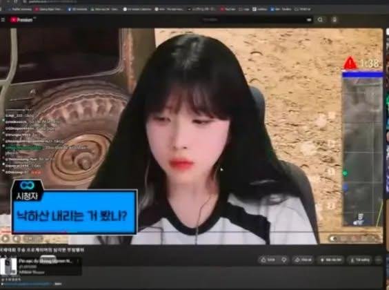 rabairollphan's tweet photo. @liililllil1lili 2 tuyển thủ đọc chat thì bị phạt.
Streamer nước mày k đọc chat à. Thậm chí là 2 màn hình. Màn 2 thì mở tab của giải đấu để coi. Mắt thì đảo https://t.co/gZRY2ergr8