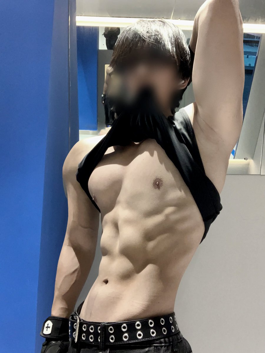 CloudOvOcc's tweet photo. ���人喜欢吗 https://t.co/Itbs7PEdec