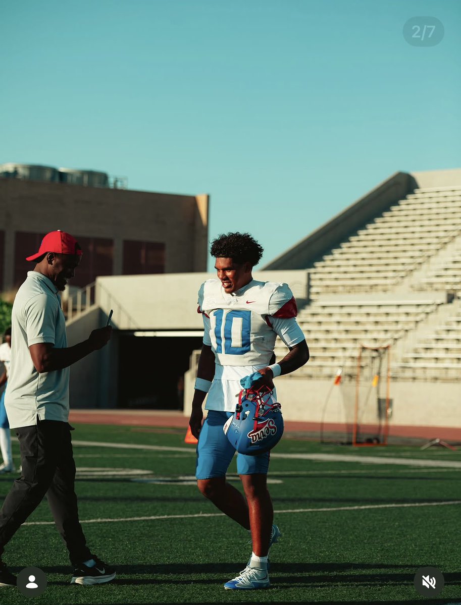 CoachDMinor's tweet photo. @pakipole_moala energy is contagious. He’s always bouncing around, having fun, and doing all the little things you want in a player. He’s a true team guy there’s never a moment when you have to tell him to pick it up. He brings it from start to finish and does it all the right way. He’s built different