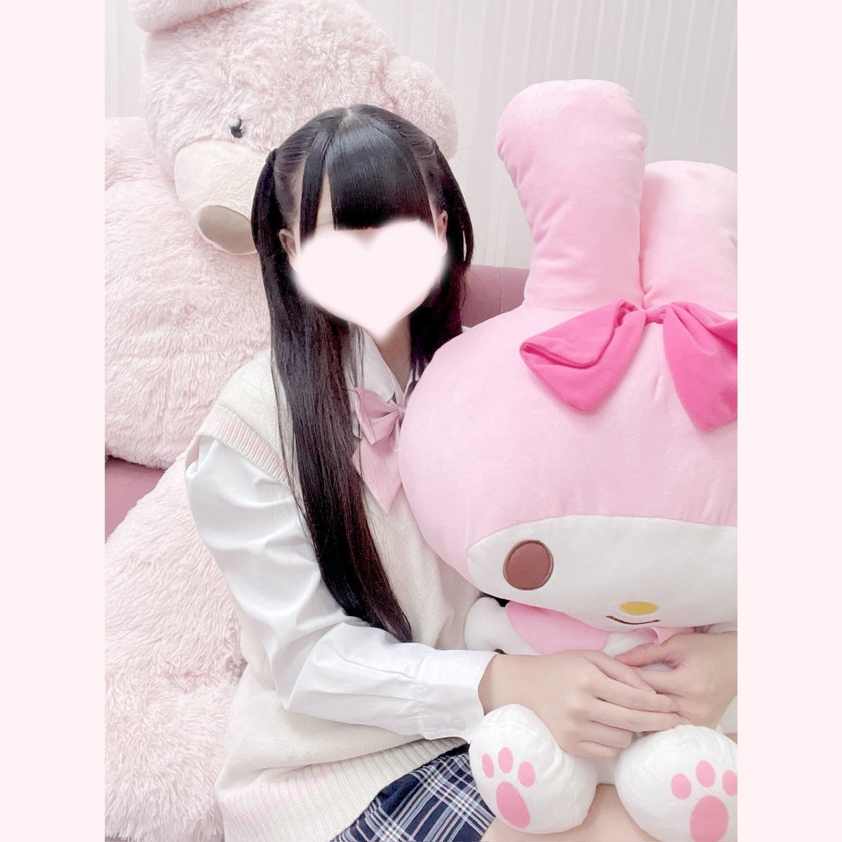 _uooulll's tweet photo. ꒷꒦❤︎

26にち15じ からいまちゅ🐰🎀🪄 https://t.co/AFlhXdtt1B