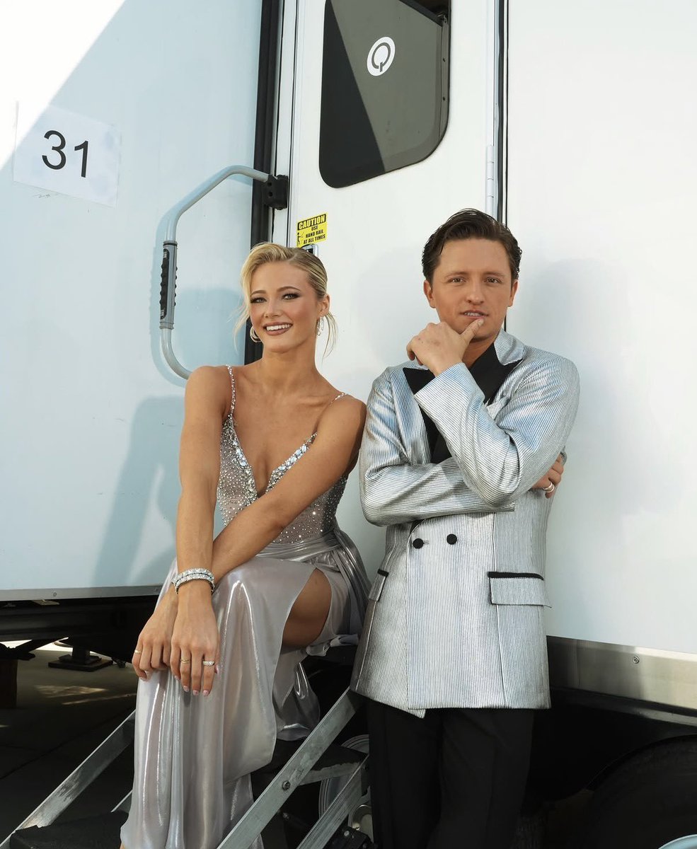 superstarkenobi's tweet photo. MY MIRRORBALL WINNERS 🪩 #dwts https://t.co/R8k8JgFlzM