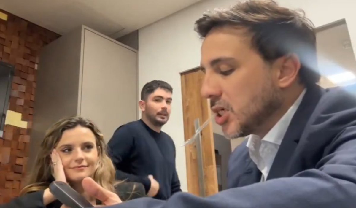 guillscr87's tweet photo. A cara da amanda: https://t.co/6FCMtIzWmL