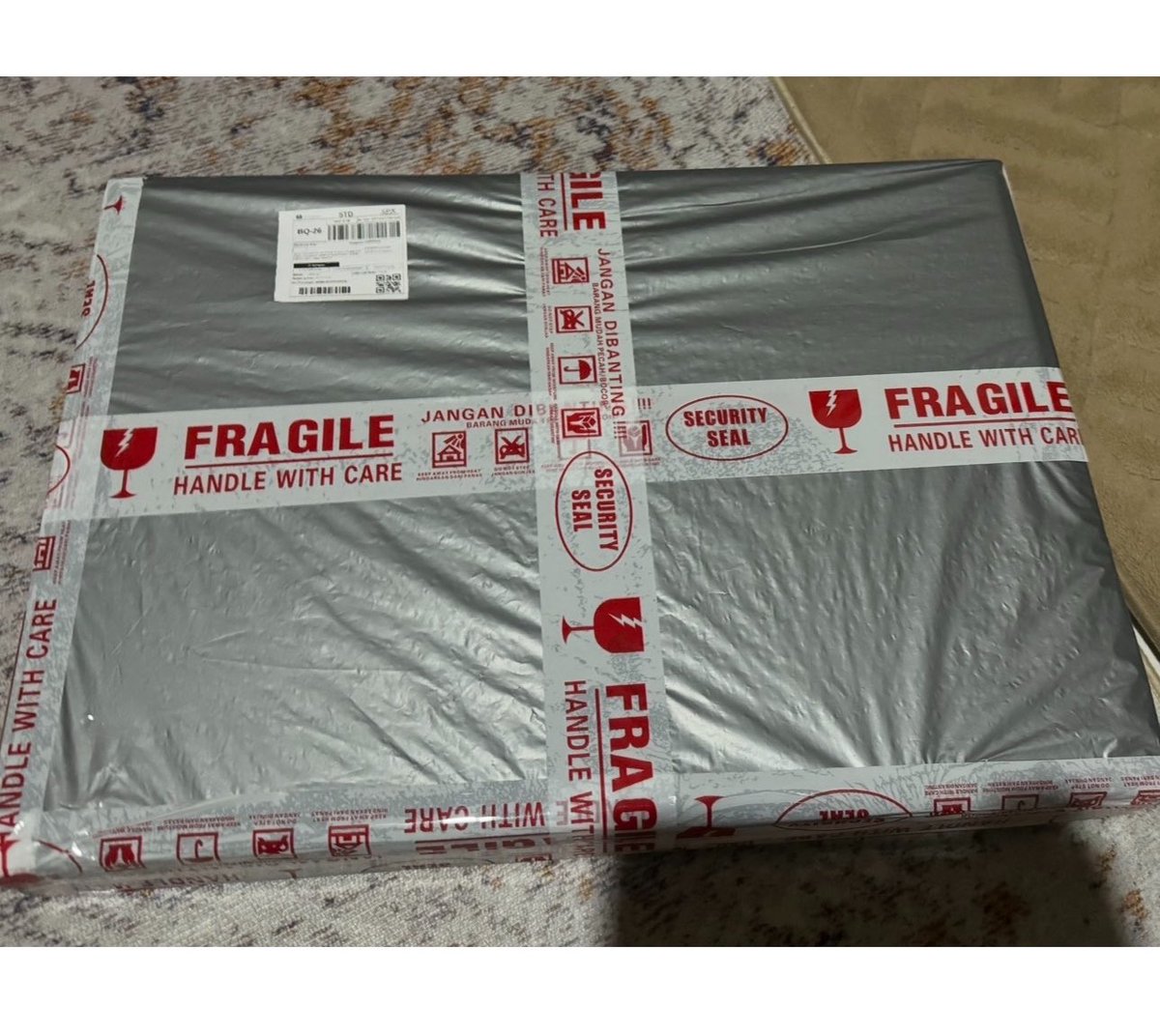 nableshop's tweet photo. Spx sialan kirim barang segede gaban yang sampe di pembeli paket bodong. Dan seller ga dapet refund dana sama sekali dengan harga barang 210rb, malah MINUS 9rb

@ShopeeID @ShopeeCare https://t.co/1qux8qeKac