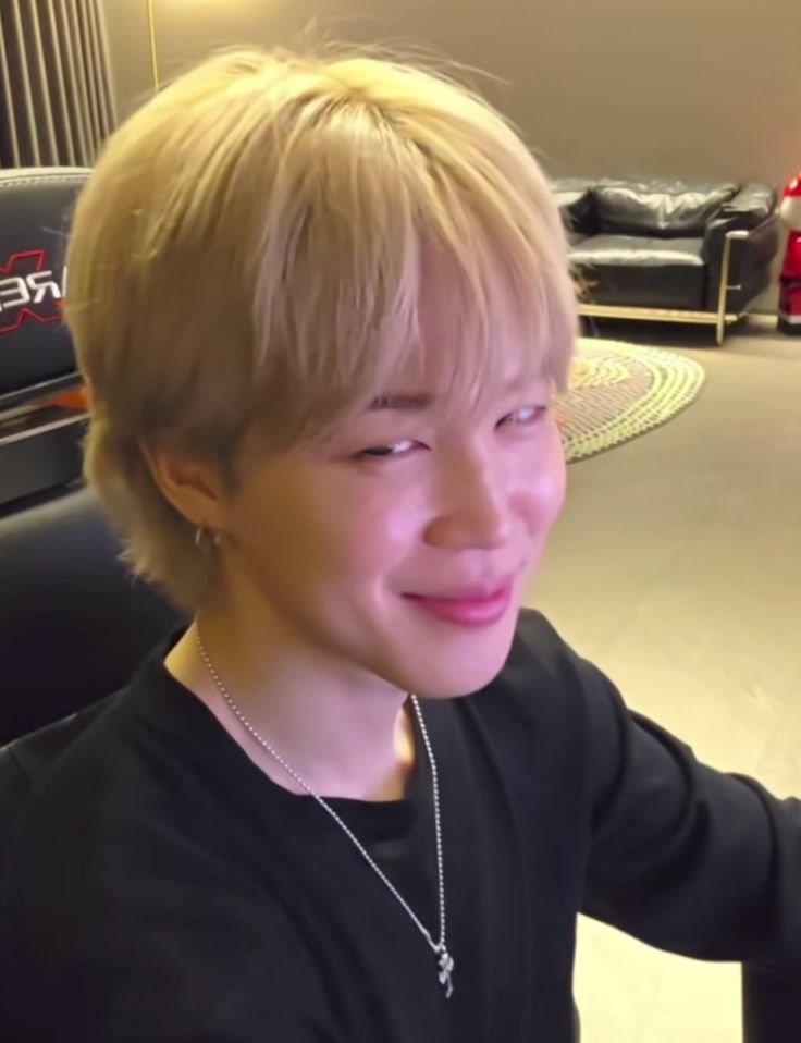 minimonier's tweet photo. I'm a big fan of the jimple I'm always excited to see jimin because I'm excited for the next time the  jimple is going to make an appearance https://t.co/NhP0cxg3ac