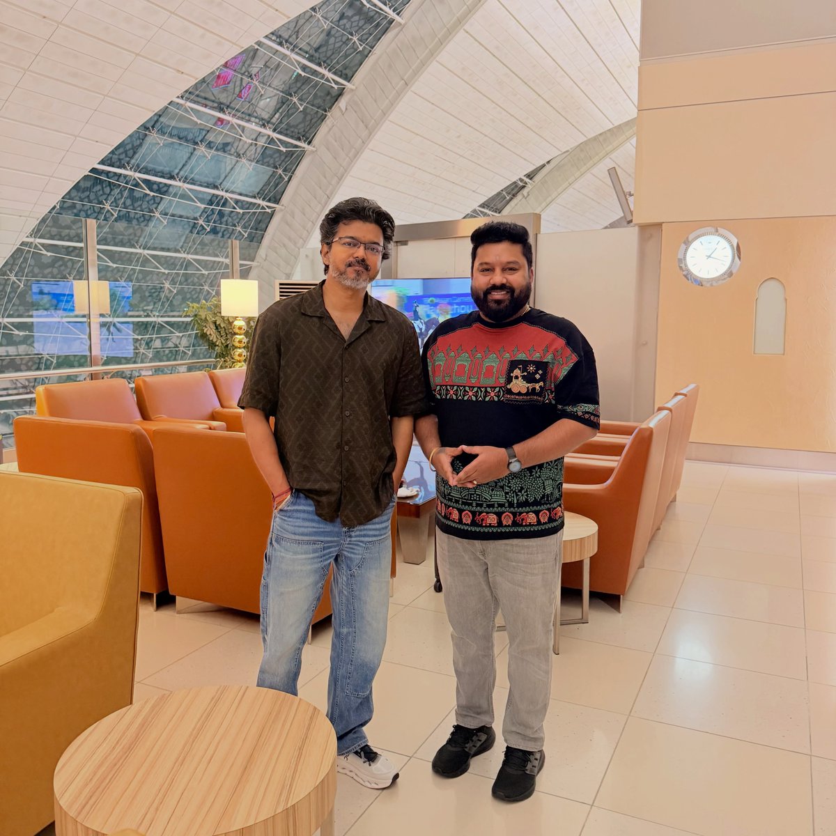 PrakazVijay_Of's tweet photo. 📸 | A chance encounter, a meaningful conversation Honoured to meet our Hon'ble CM VIJAY Anna at the Dubai International Airport VVIP Lounge (17.09.2026). Had a brief discussion on Tamil Nadu's development projects. Grateful for his time and vision ! 

— Jerith Kumar https://t.co/49CRpscZfE