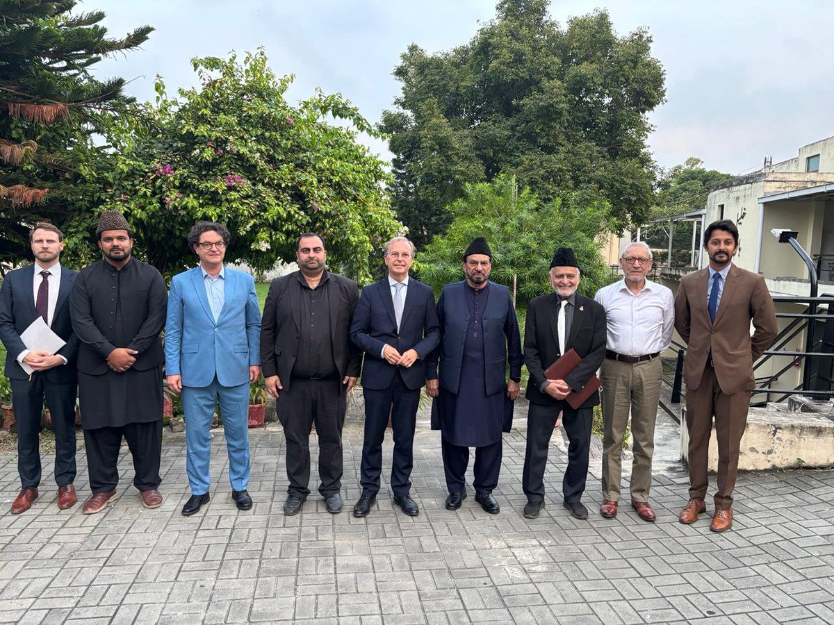GermanyinPAK's tweet photo. During his visit to Pakistan, our Commissioner @ReligionBund met with religious leaders representing the diverse faith communities. Deeply appreciate their vital role in fostering dialogue, mutual respect and peaceful coexistence. https://t.co/FoyFJ9RYdl
