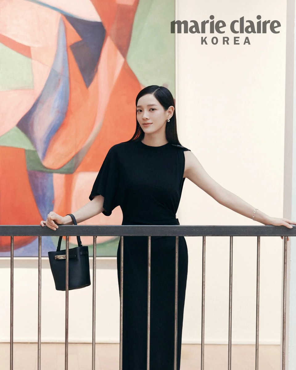 _sejeongdays's tweet photo. [PIC] Marie Claire Korea with Kim Sejeong at Longchamp Art Festival in Paris

#Sejeong #김세정 #KimSejeong https://t.co/UkPT0Dfuvs