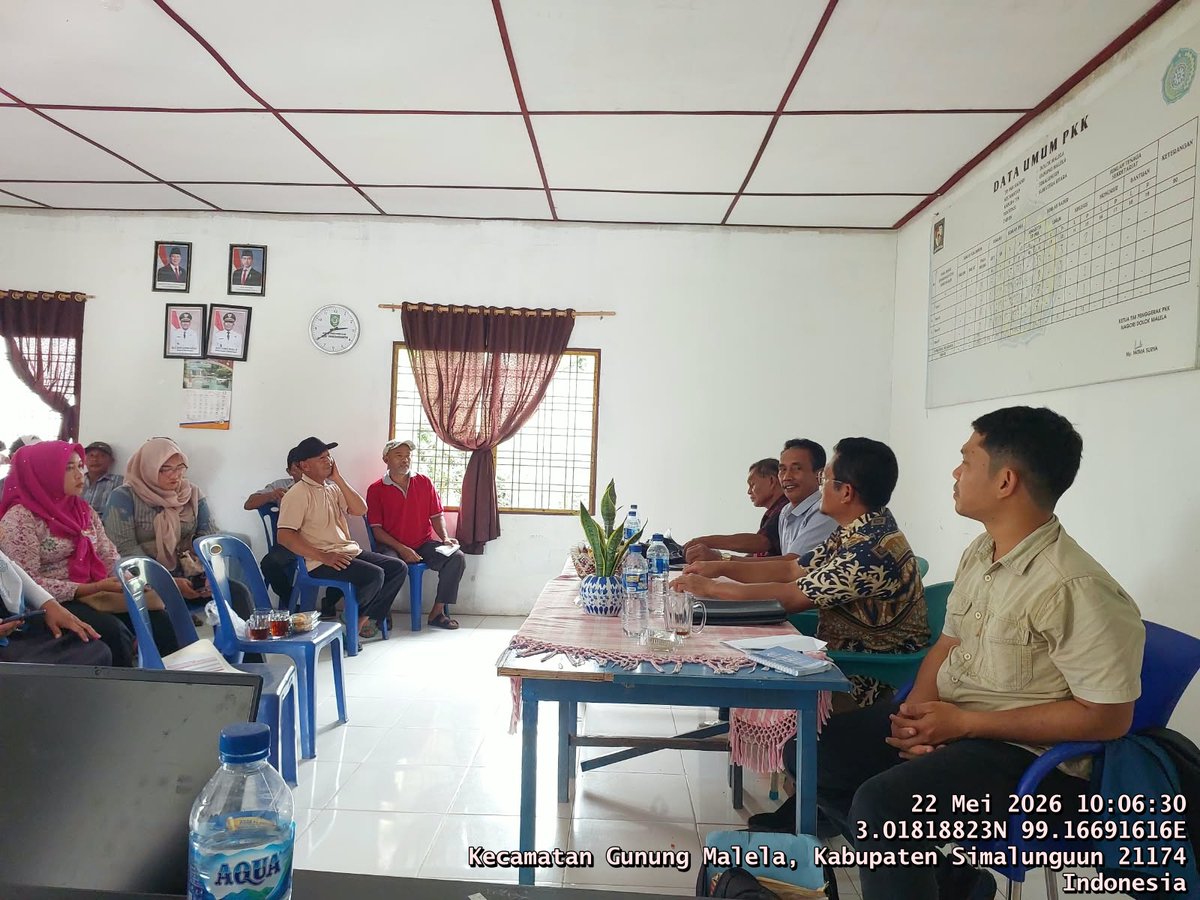 edusamosir's tweet photo. Jumat (22/6), Edward GPS, Luhkan Simalungun, Di Pokdakan Domal Mandiri Jaya, menyampaikan informasi tentang Penerimaan Peserta Didik Baru (Pentaru) Tahun 2026 Untuk Pendidikan Tinggi dan Menengah Vokasi. #GiatLuhkanSatminkalMedan #Simalungun #AksesInformasi https://t.co/UVJl8se8ui