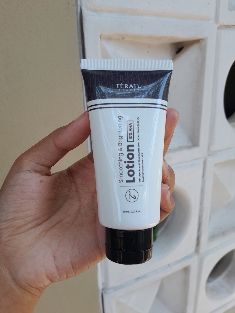 zeytaaahavv's tweet photo. Makasih banget buat dokter yang udah spill kalau glycolic acid itu gong banget buat area lipatan yang hitam😭✨️ https://t.co/NP0uCKFtQZ
