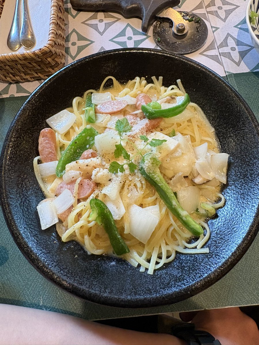 obtydi's tweet photo. ケチャップを入れ忘れたナポリタン。

実はこれ、地元の人気イタリアンで食べれるれっきとしたメニューなんです。

美味しかった😋 https://t.co/B3bsd5P7Ut